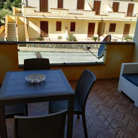 Apartamento La Caletta Di Dany Castelsardo Exterior foto